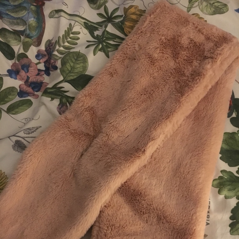 pink faux fur scarf
